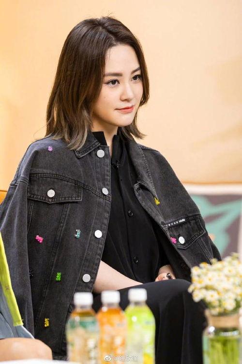 娱乐吃瓜女艺人定位,那些热衷于吃瓜的女艺人,她们的生活与事业